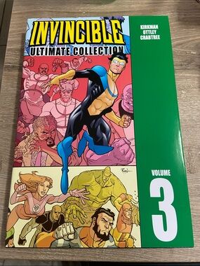 Robert Kirkman Invincible: The Ultimate Collection Volume 3 (Hardback)